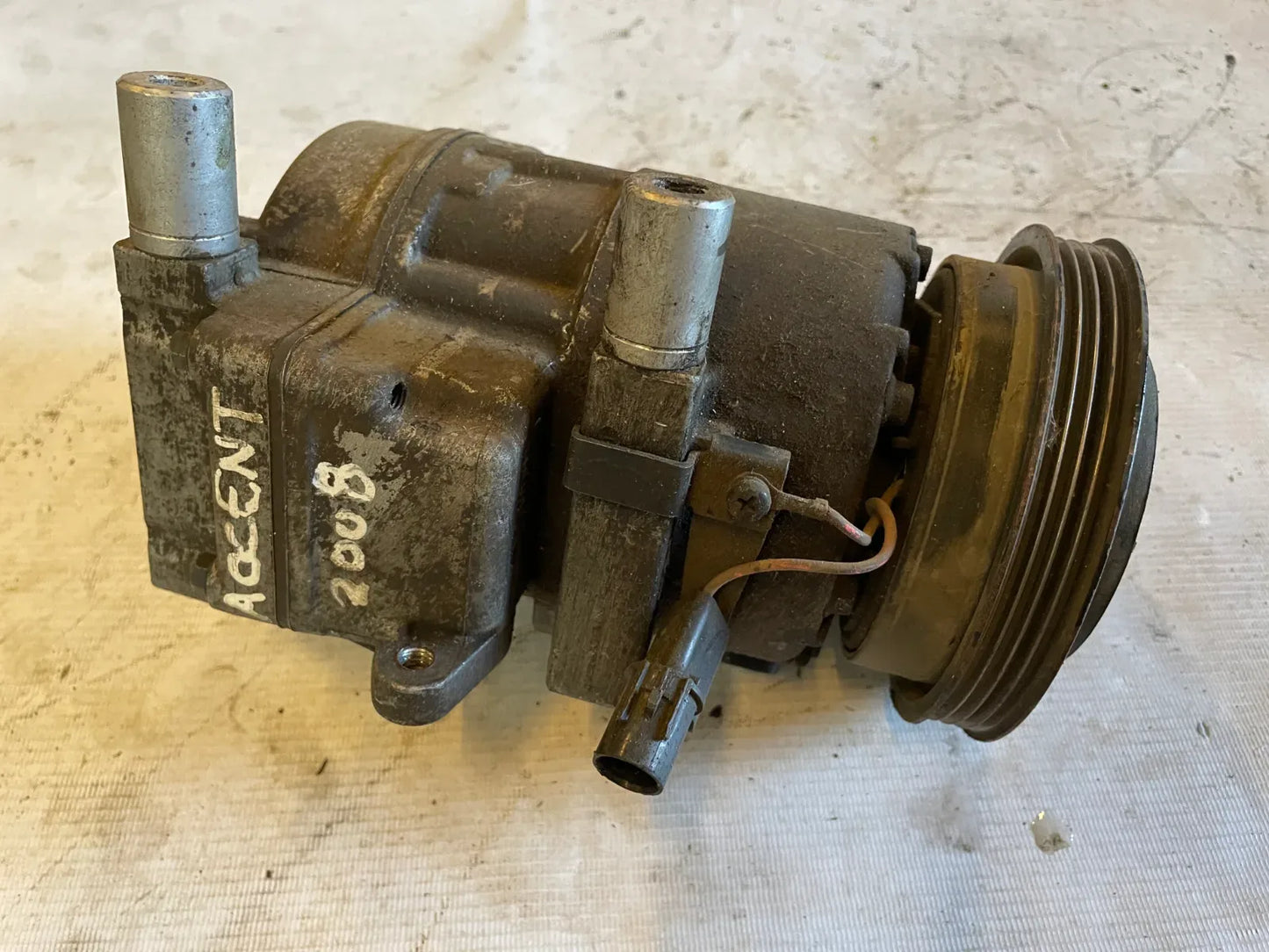 COMPRESOR A/C Hyundai Accent 2008 - 1.4 4x2 Bencina Mecánico