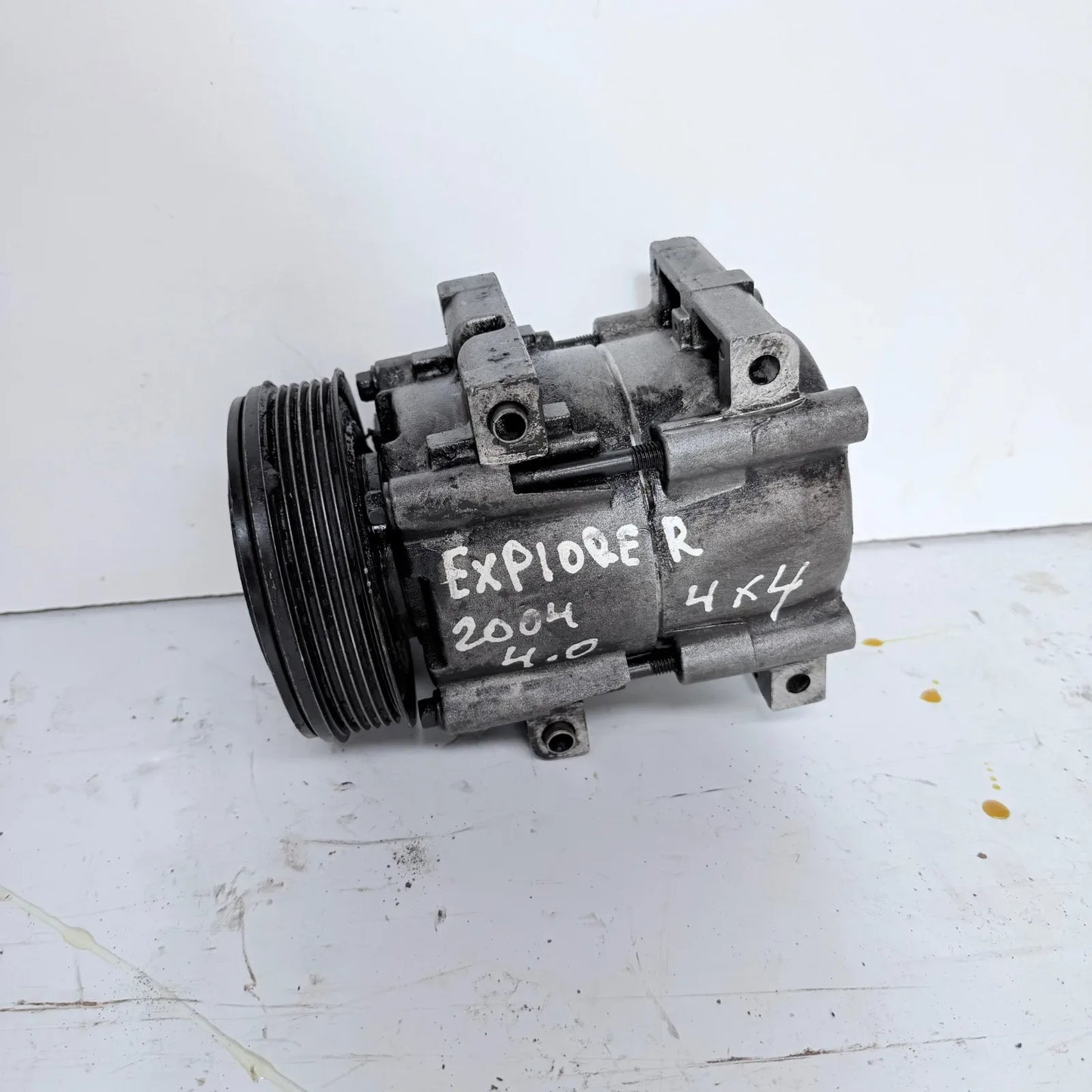 COMPRESOR A/C Ford Explorer 2004 - 4.0 4x4 Bencina Automático