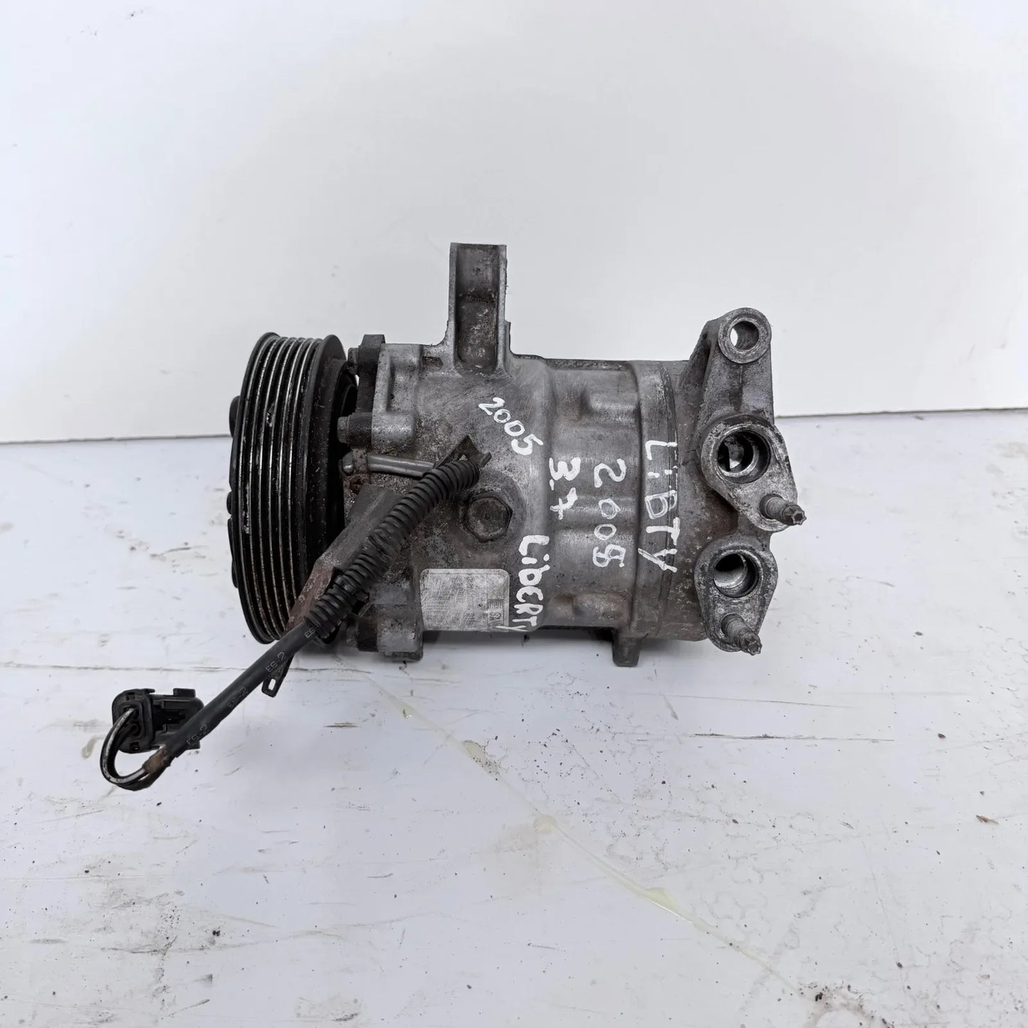 COMPRESOR A/C Jeep Liberty 2005 - 3.7 4x4 Bencina Automático