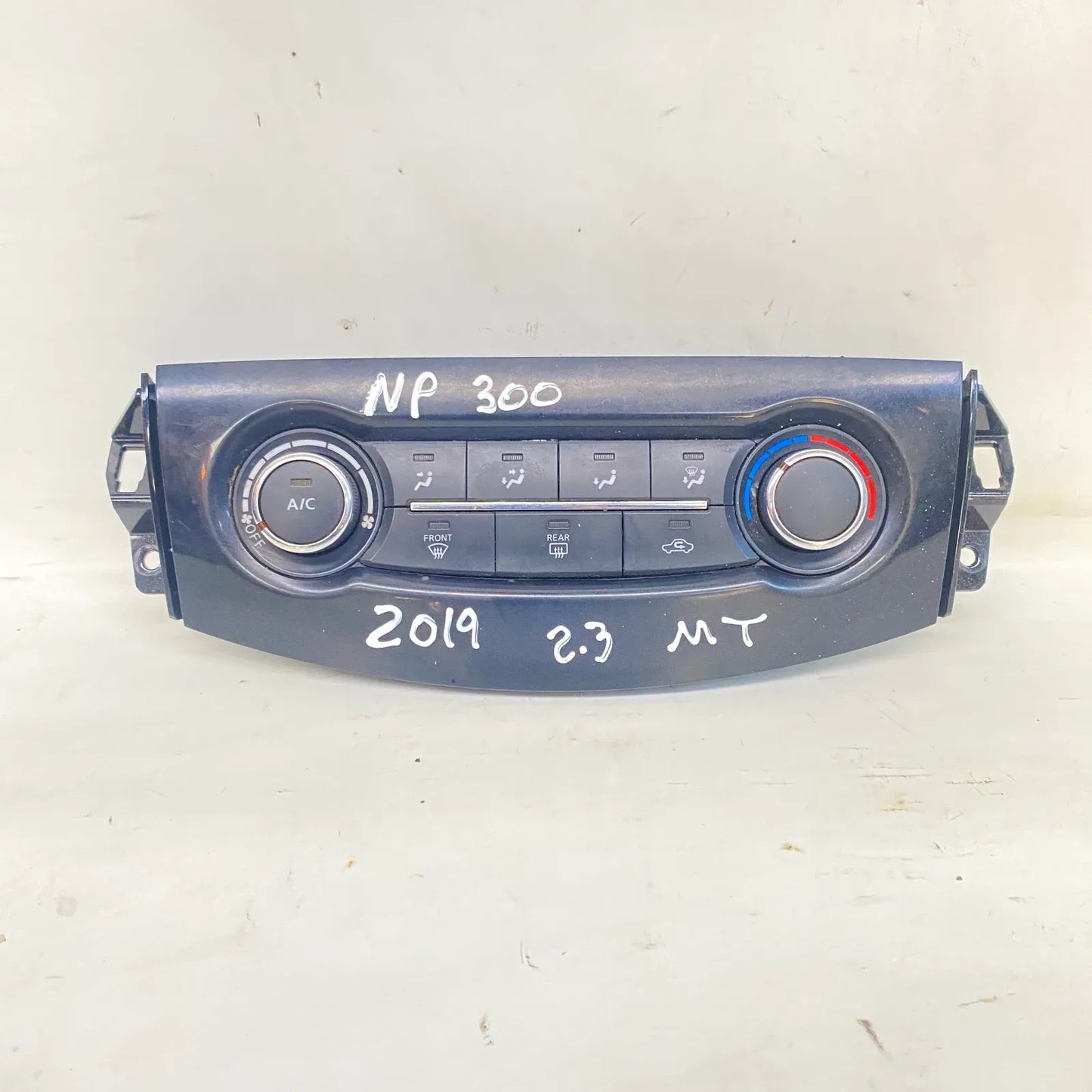 PANEL CALEFACCION Nissan NP300 2019 - 2.3 4x4 Bencina Mecánico