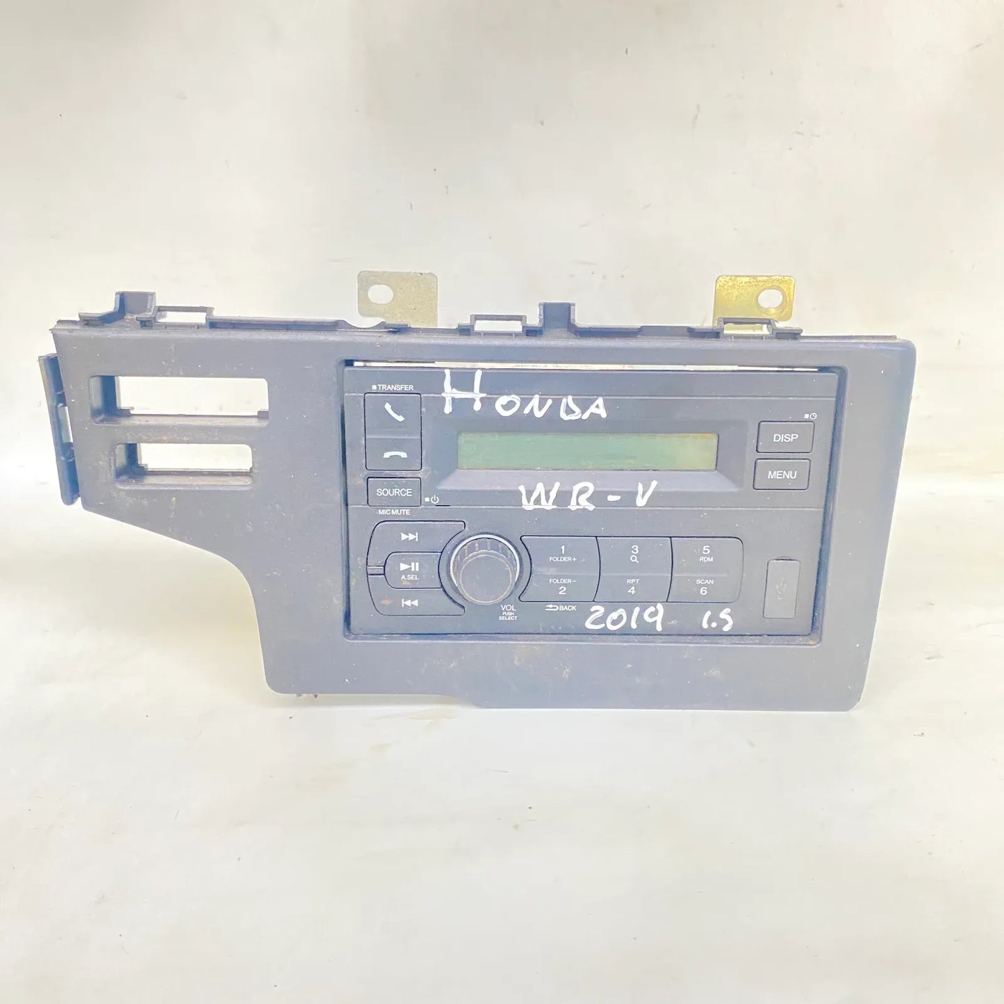 Radio Honda WR-V 2019 - 1.5 4x2 Bencina Mecánico