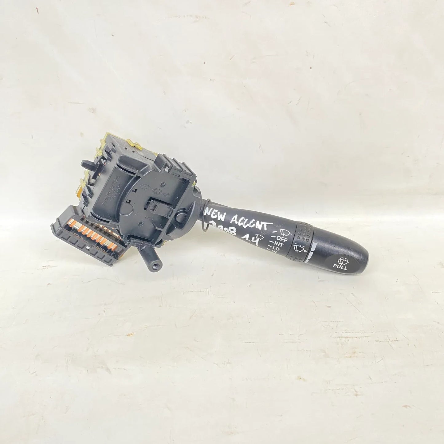 TELECOMANDO LIMPIAPARABRISAS Hyundai Accent 2008 - 1.4 4x2 Bencina Mecánico