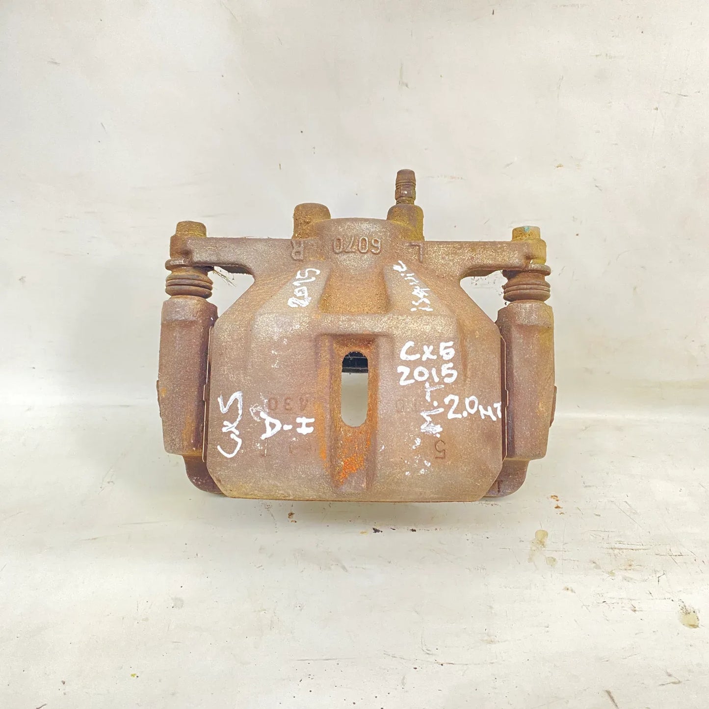 CALIPER DEL-IZQ Mazda Cx5 2015 - 2.0 4x2 Bencina Mecánico