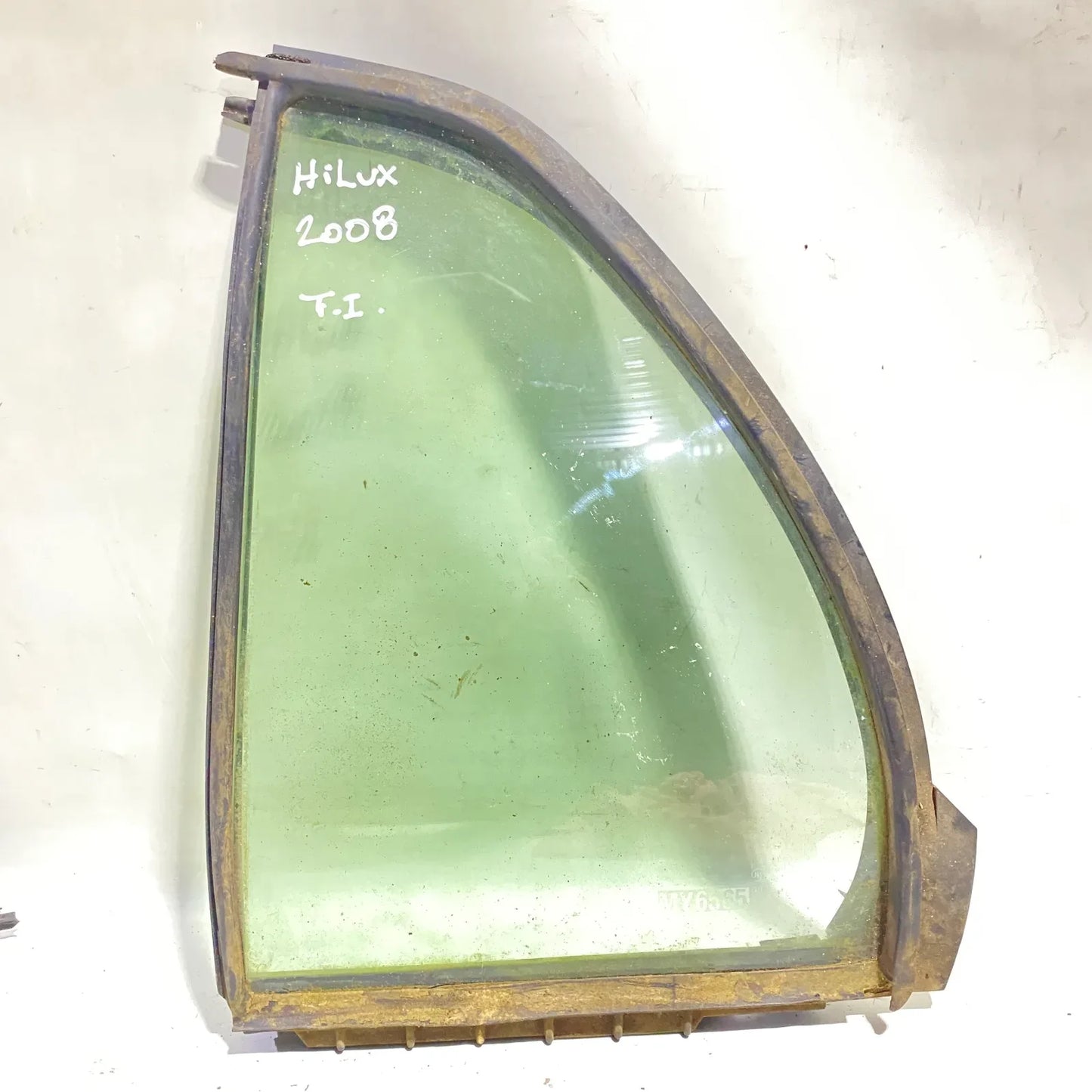 VIDRIO ALETA TRA-IZQ Toyota Hilux 2008 - 2.5 Diesel Mecánico