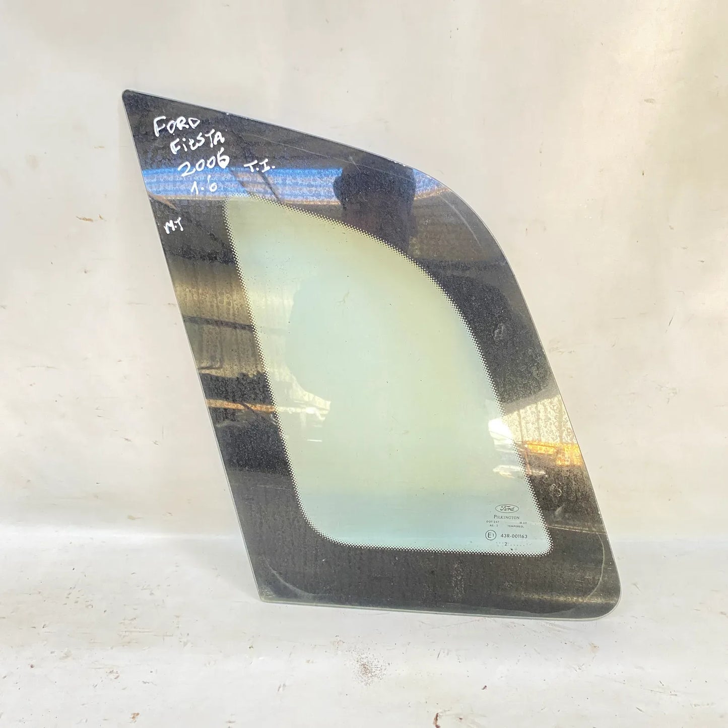 VIDRIO ALETA TRA-IZQ Ford Fiesta 2006 - 1.6 Bencina Mecánico