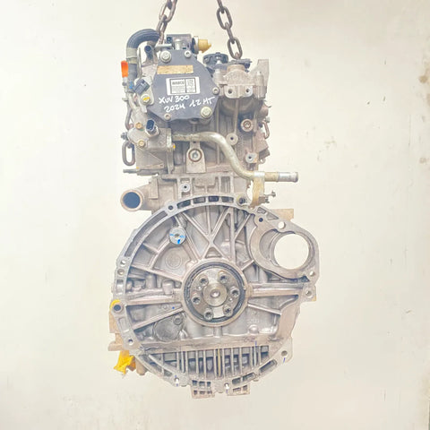 Motor Sin Accesorios Mahindra XUV300 2024 - 1.2 Bencina Mecánico