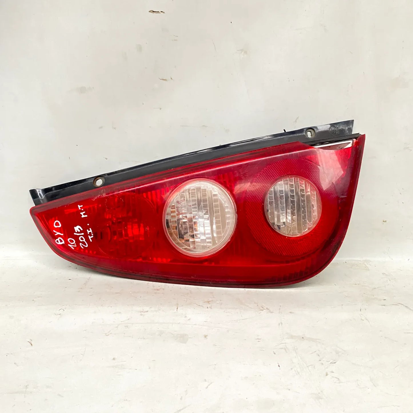 FOCO IZQUIERDO BYD F0 2013 - 1.0 Bencina Mecánico