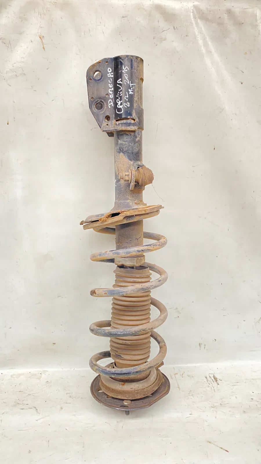Amortiguador con espiral y cazoleta DELANTERO DERECHO Chevrolet Captiva 2015 - 2.2 Bencina Mecánico