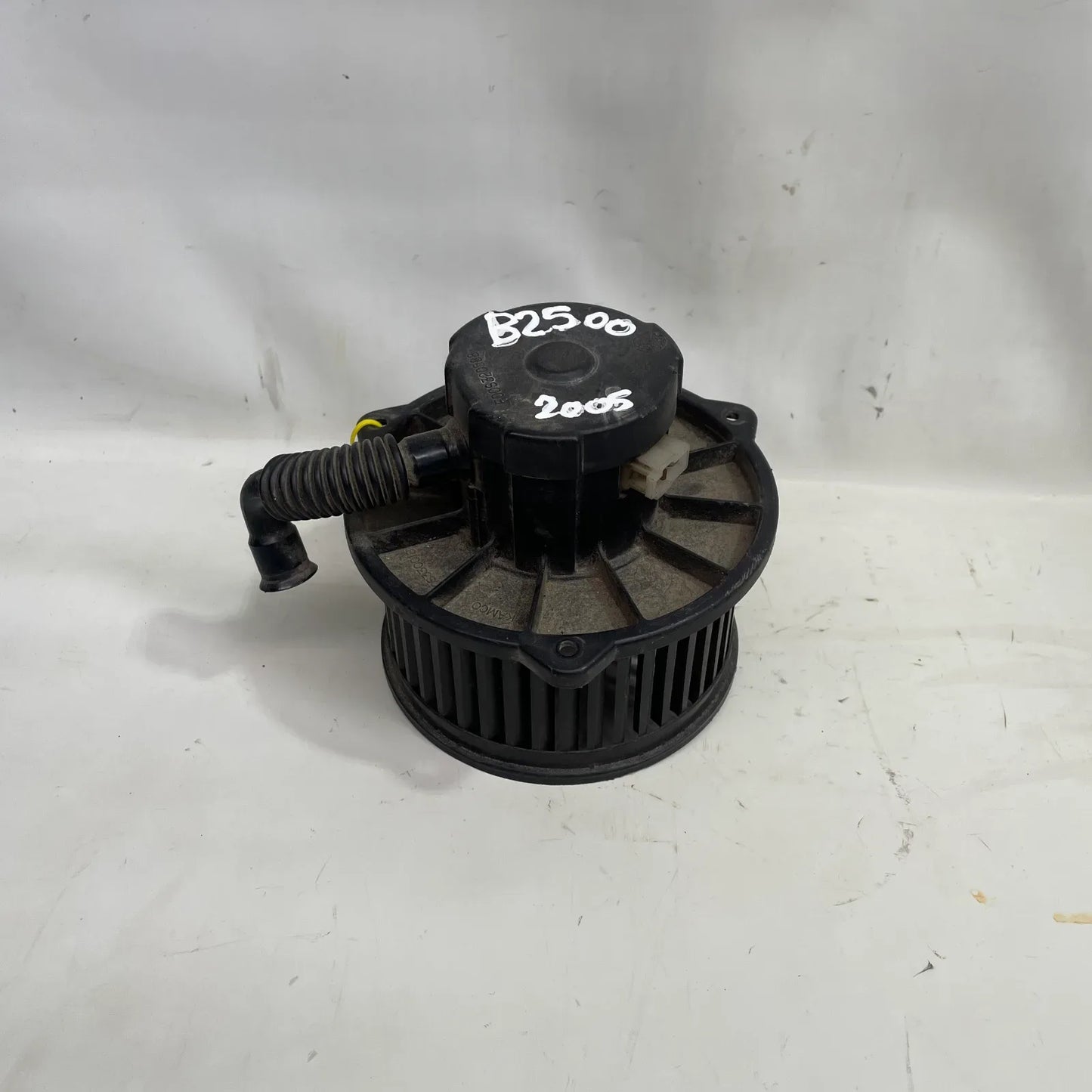 Motor de calefaccion Mazda B2500 2005 - 2.5