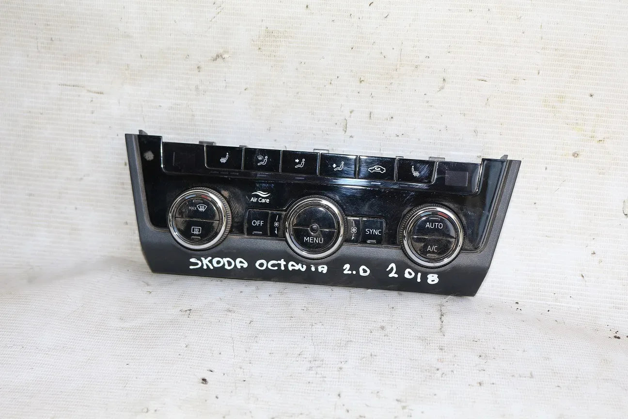 PANEL CALEFACCION Skoda Octavia 2018