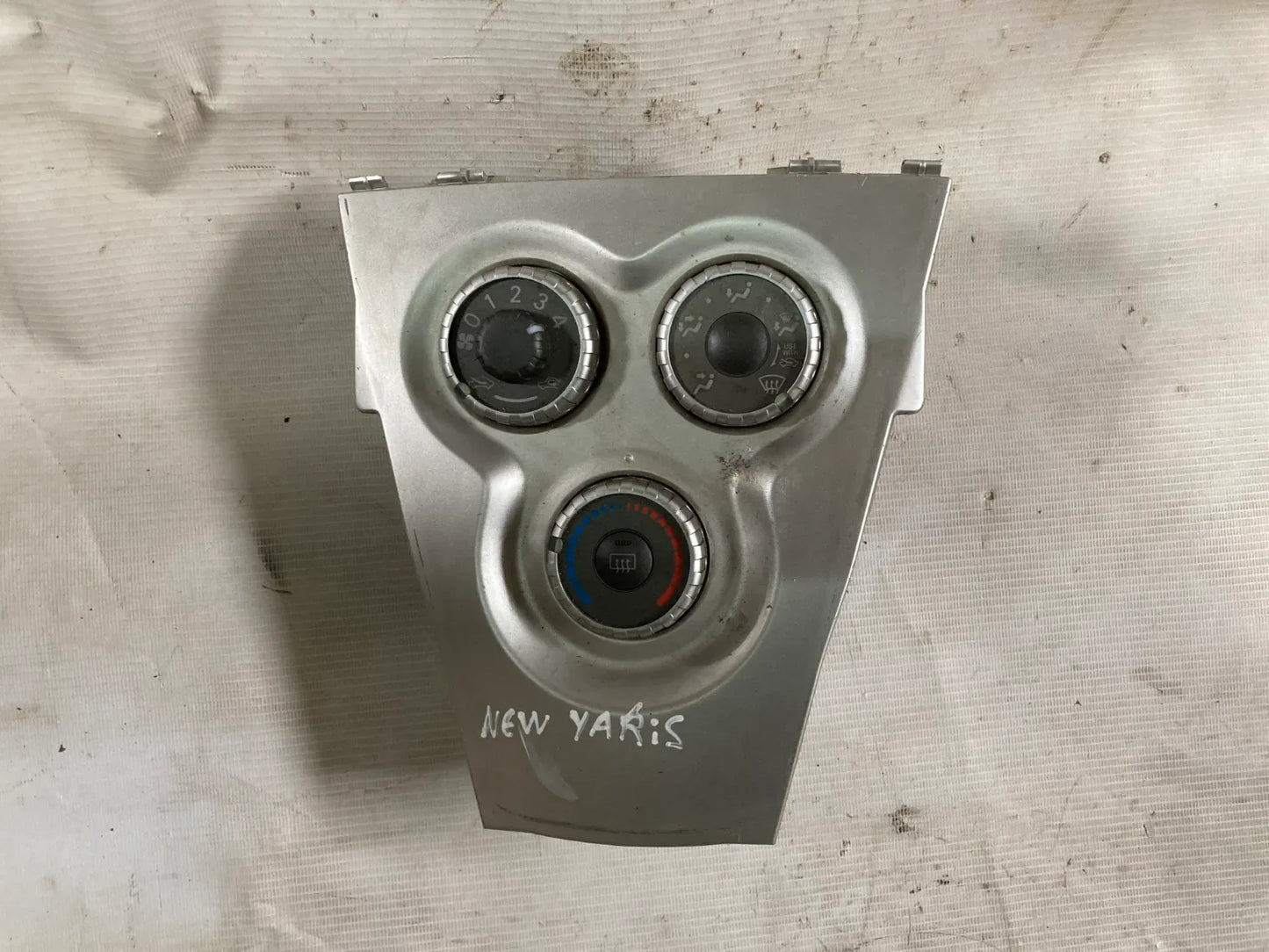 PANEL CALEFACCION Toyota New Yaris 2011 - 1.5