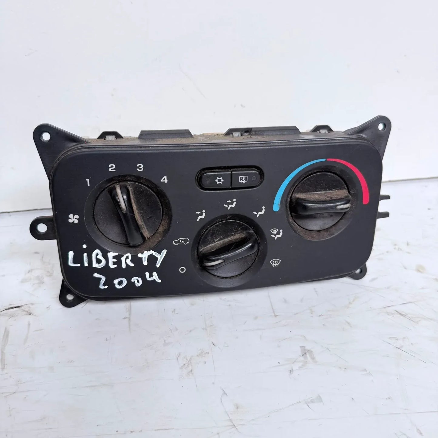PANEL CALEFACCION Jeep Liberty 2004
