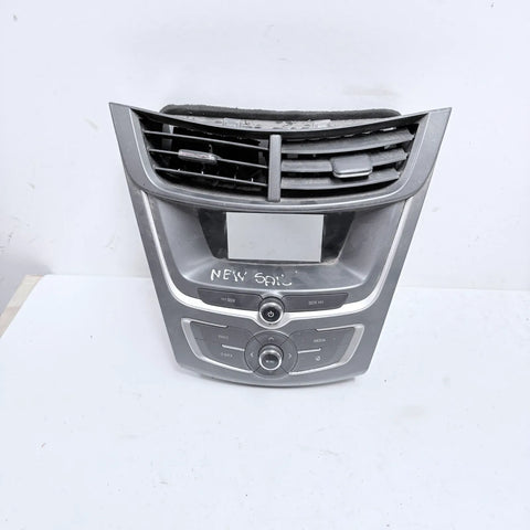 BISEL CON DIFUSOR DE AIRE Chevrolet NEW SAIL 2019 - 1.5 4x2 Bencina Mecánico
