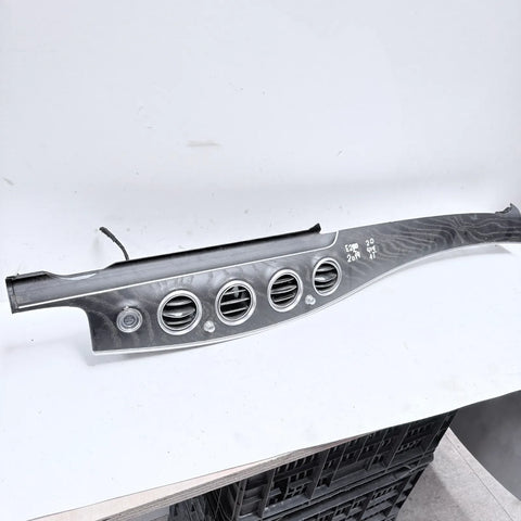 BISEL CON DIFUSOR DE AIRE MERCEDES BENZ E220 2019 - 2.0 4x4 Bencina Automático