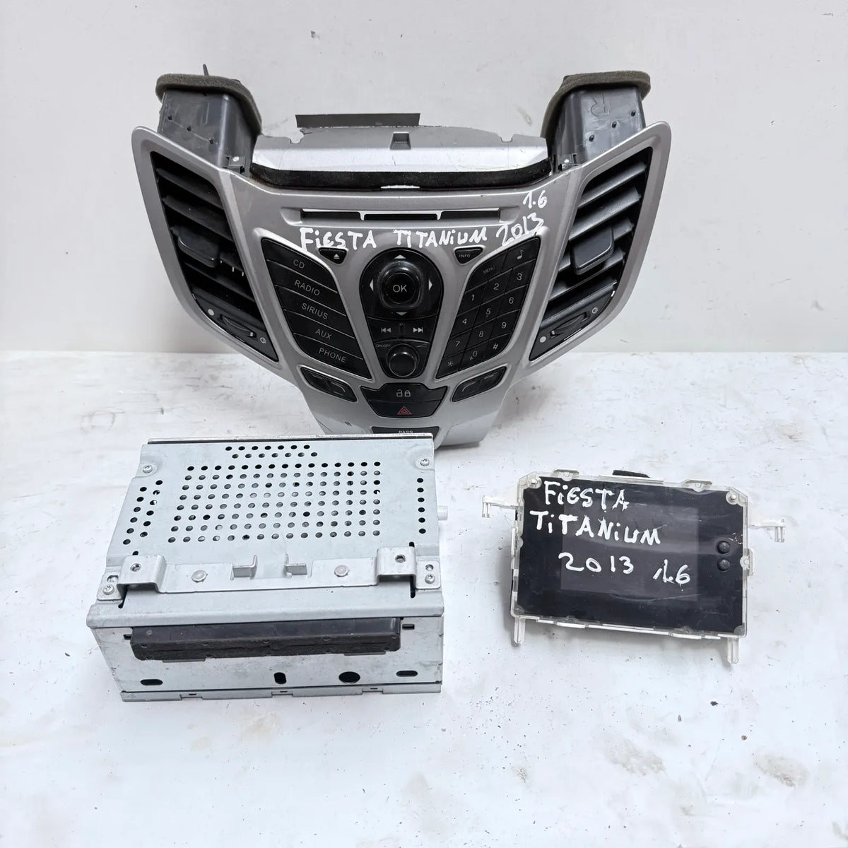 Radio Ford Fiesta 2013 - 1.6 4x2 Bencina Mecánico
