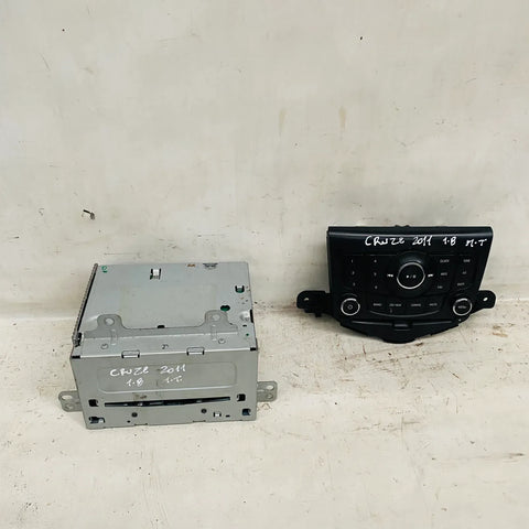 Radio Chevrolet Cruze 2011 - 1.8 4x2 Bencina Mecánico