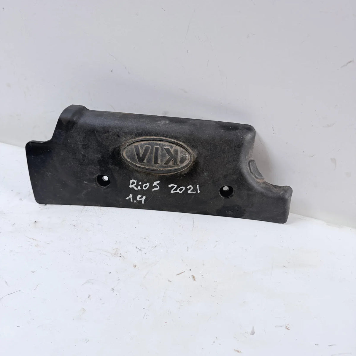 CUBRE MOTOR Kia RIO 5 2021 - 1.4 4x2 Bencina Mecánico