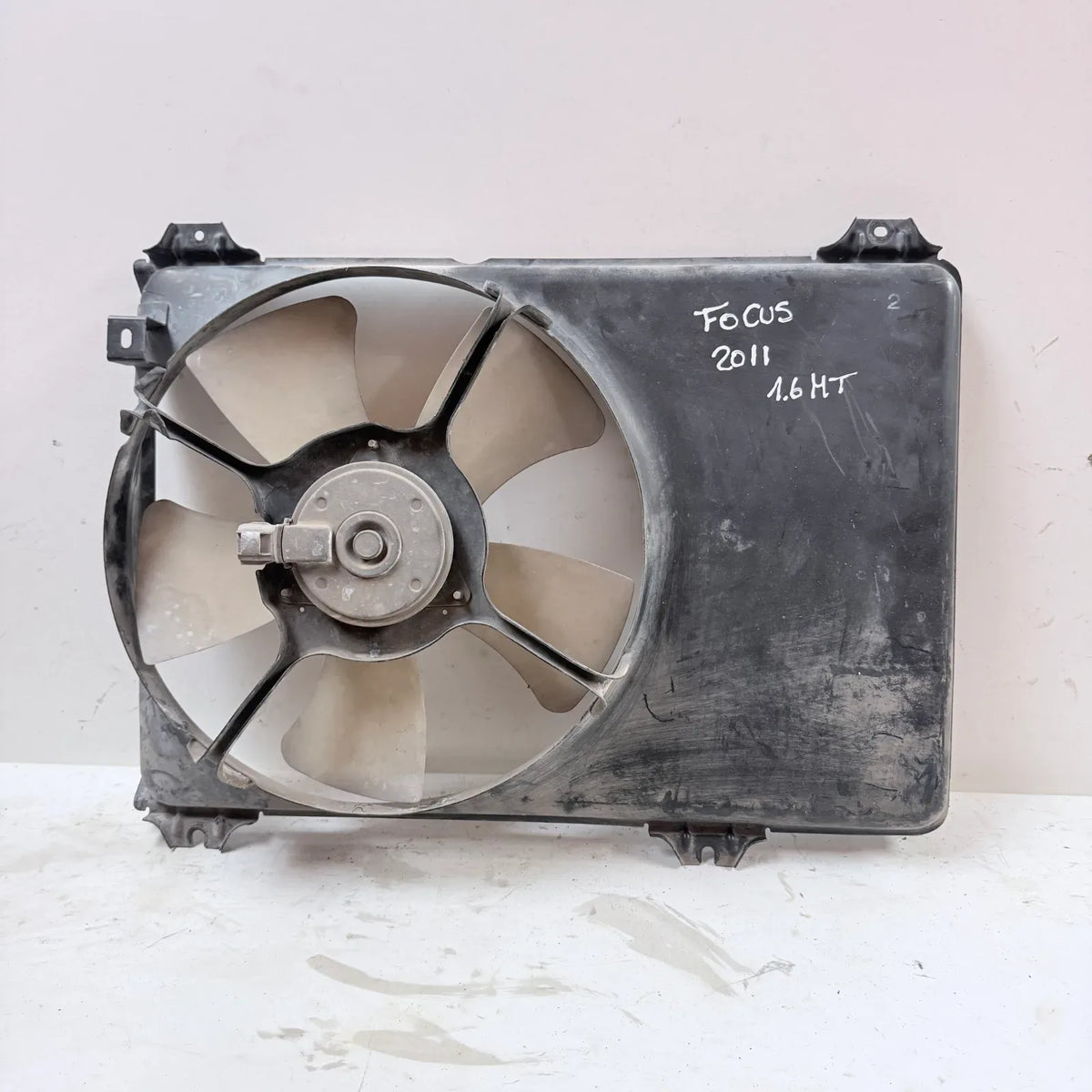 ELECTROVENTILADOR Ford Focus 2011 - 1.6 4x2 Bencina Mecánico