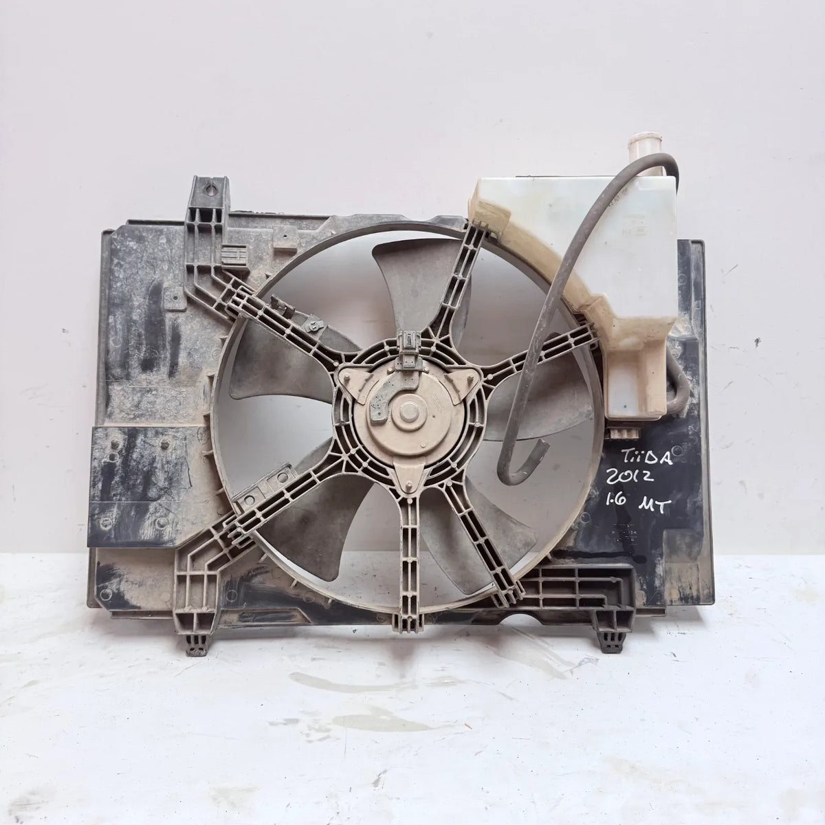 ELECTROVENTILADOR Nissan Tiida 2012 - 1.6 4x2 Bencina Mecánico