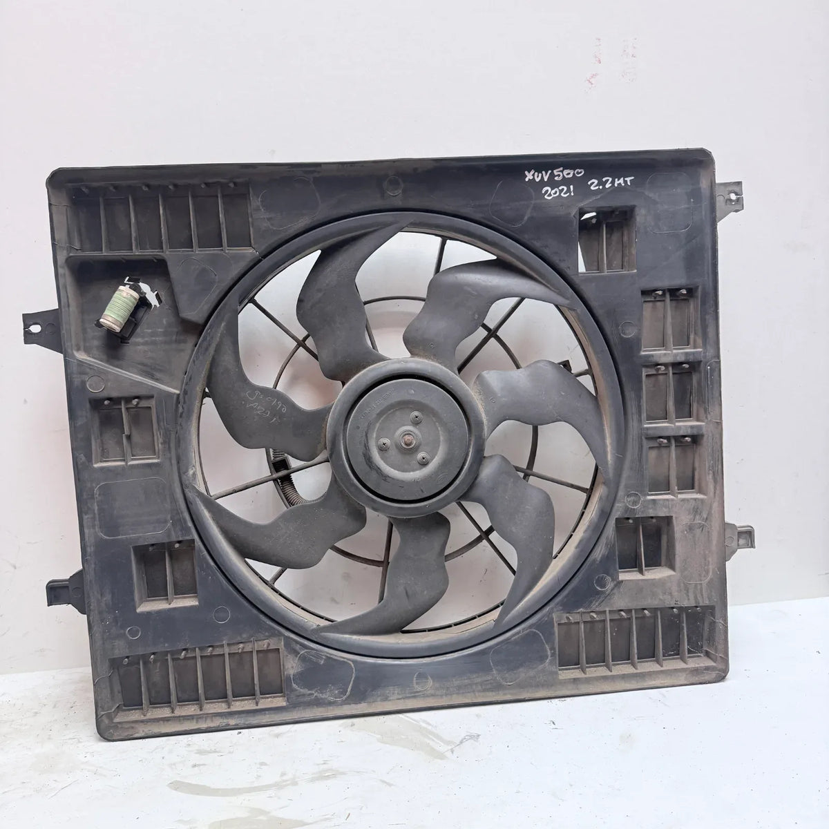 ELECTROVENTILADOR Mahindra XUV500 2021 - 2.2 4x2 Diesel Mecánico