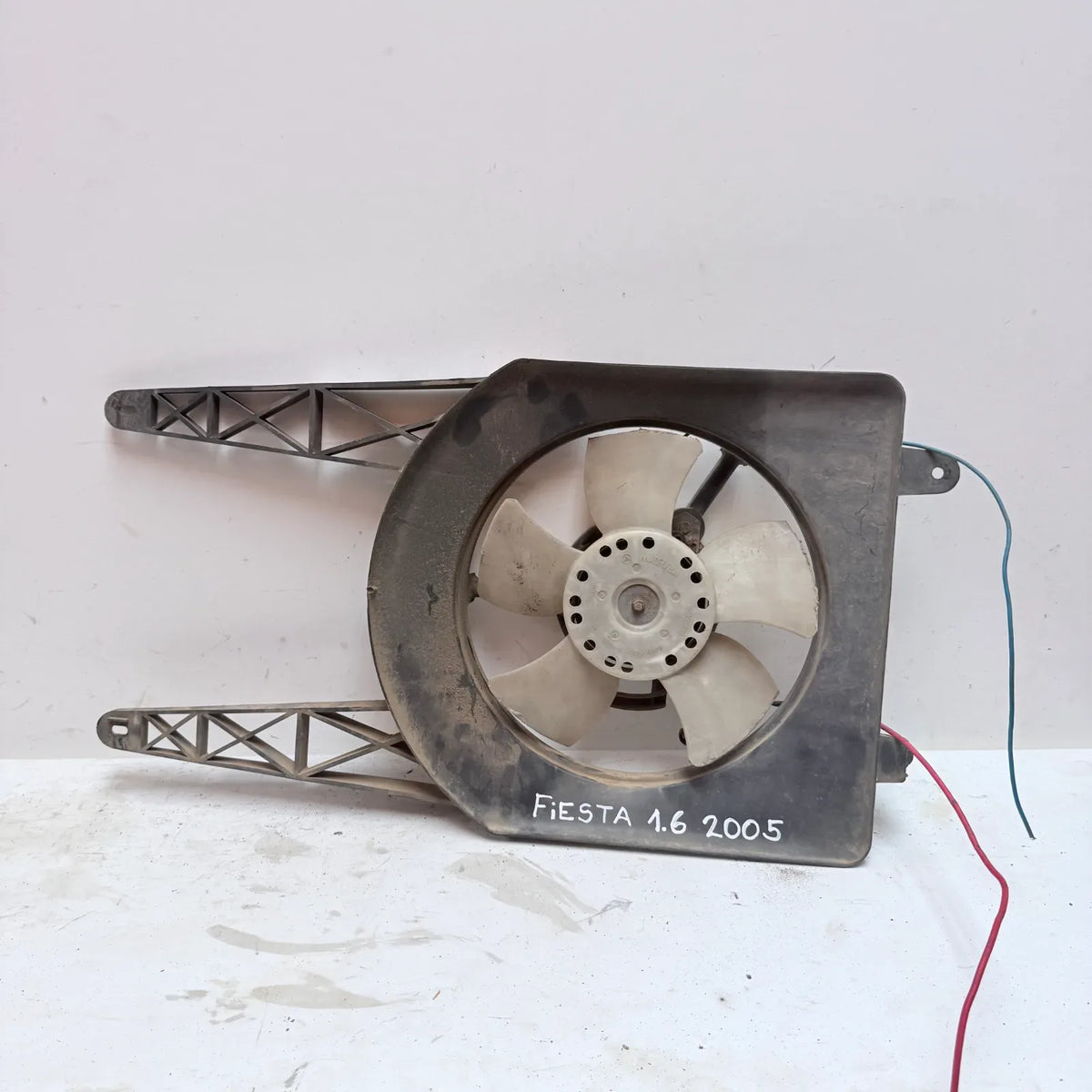 ELECTROVENTILADOR Ford Fiesta 2005 - 1.6 4x2 Bencina Mecánico