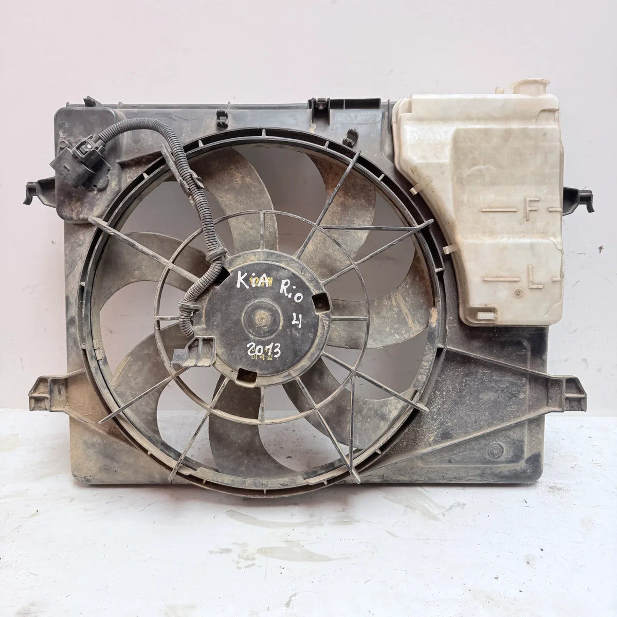 ELECTROVENTILADOR Kia Rio 4 2013 - 1.4 4x2 Bencina Mecánico