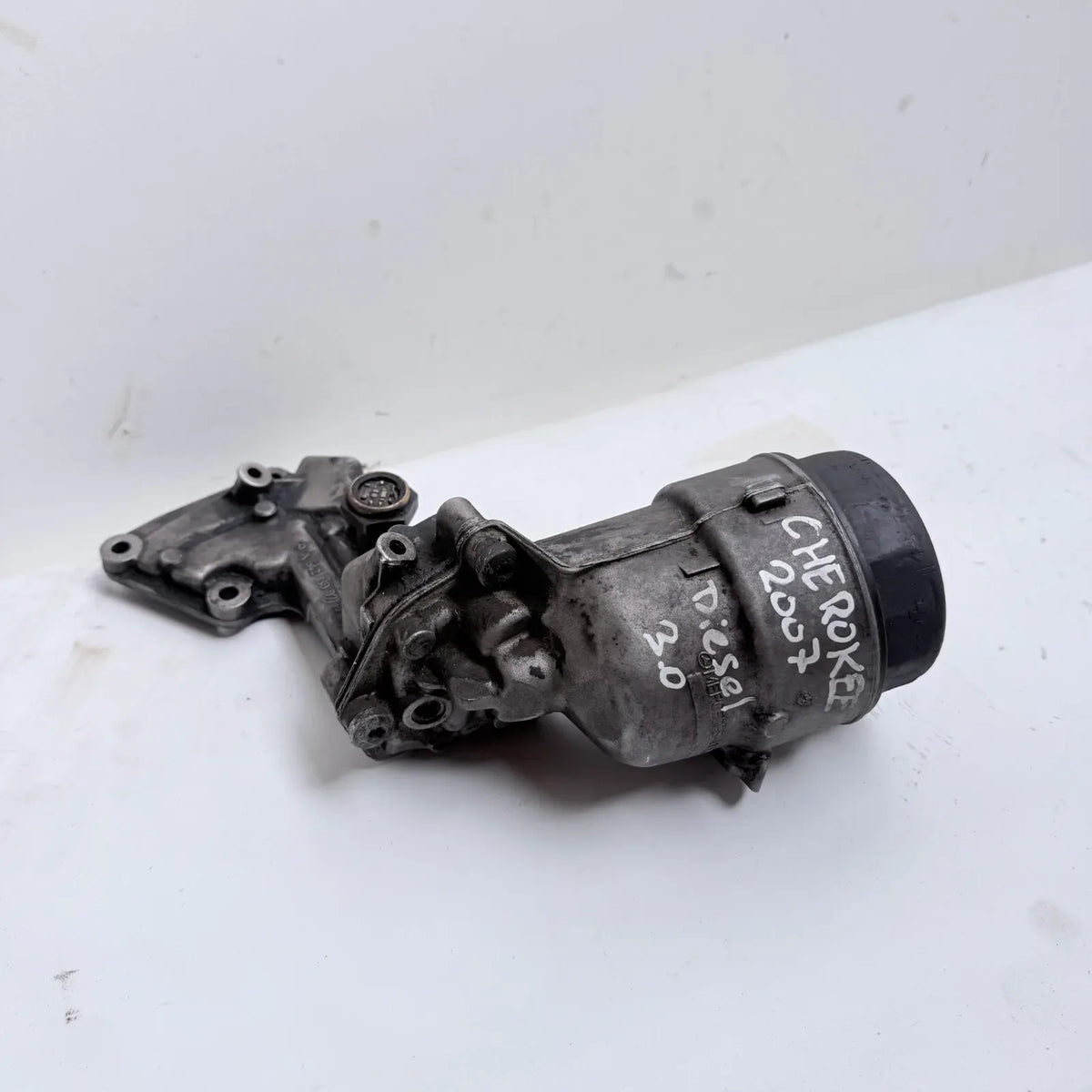PORTAFILTRO DE ACEITE Jeep Cherokee 2007 - 3.0 4x2 Diesel Mecánico