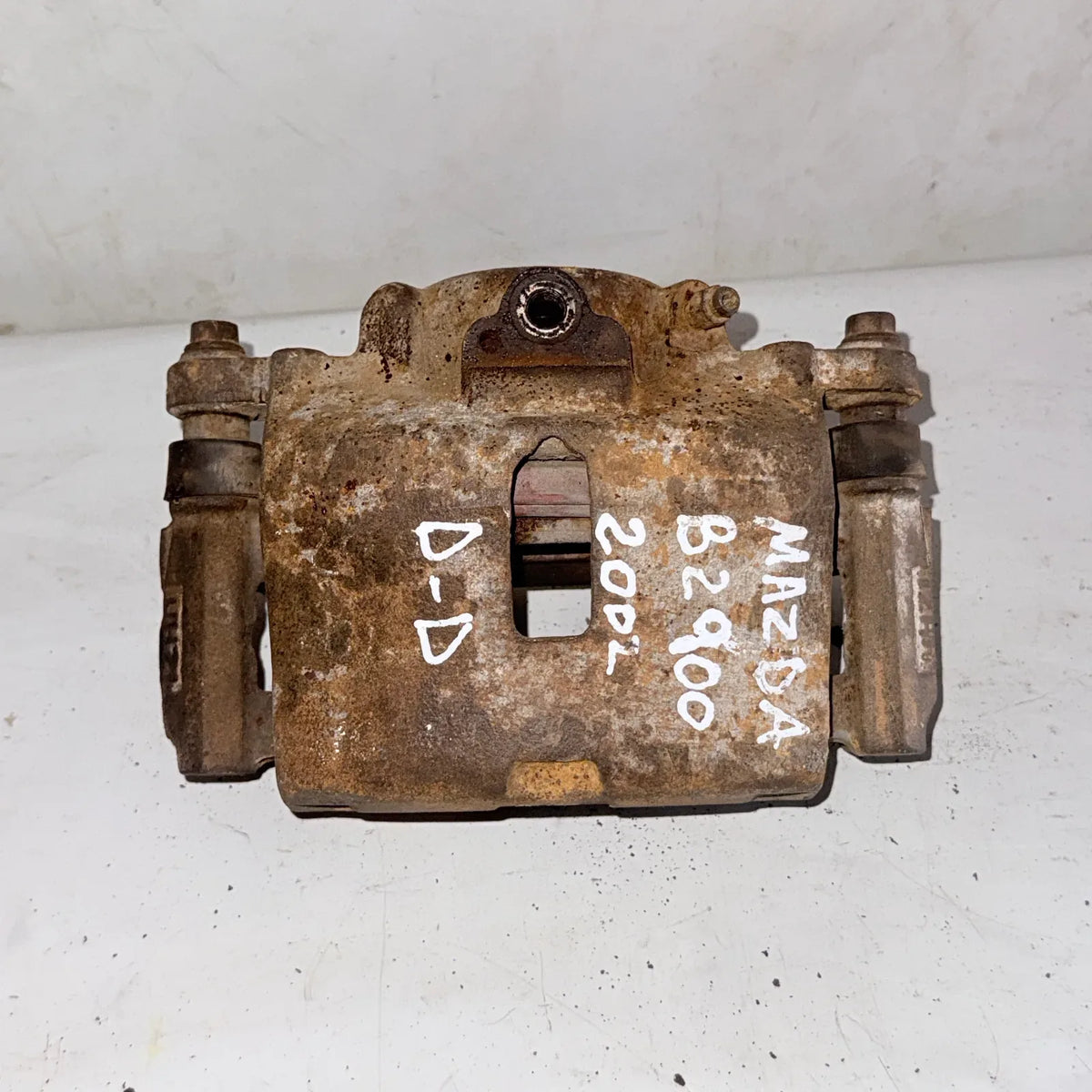 CALIPER DEL-DER Mazda B2900 2002 - 2.9 4x2 Diesel Mecánico