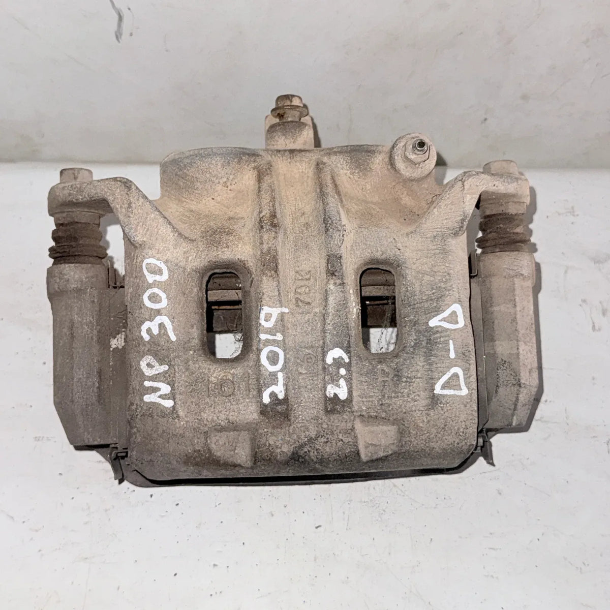 CALIPER DEL-DER Nissan NP300 2019 - 2.3 4x2 Diesel Mecánico