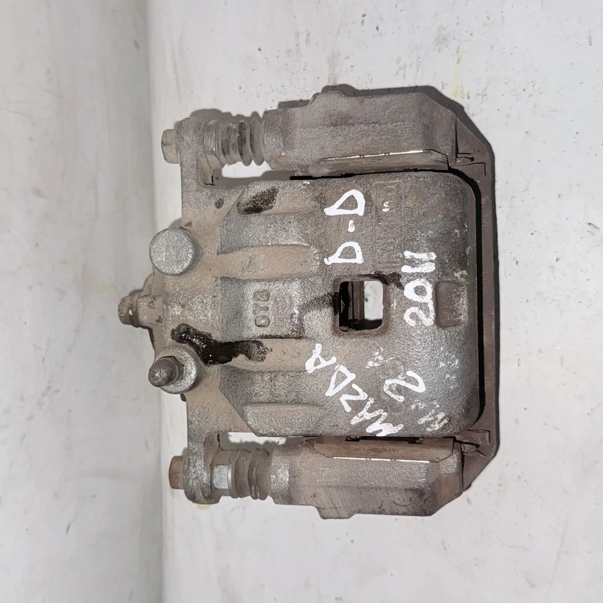 CALIPER DEL-DER Mazda 2 2011 - 1.5 4x2 Bencina Mecánico