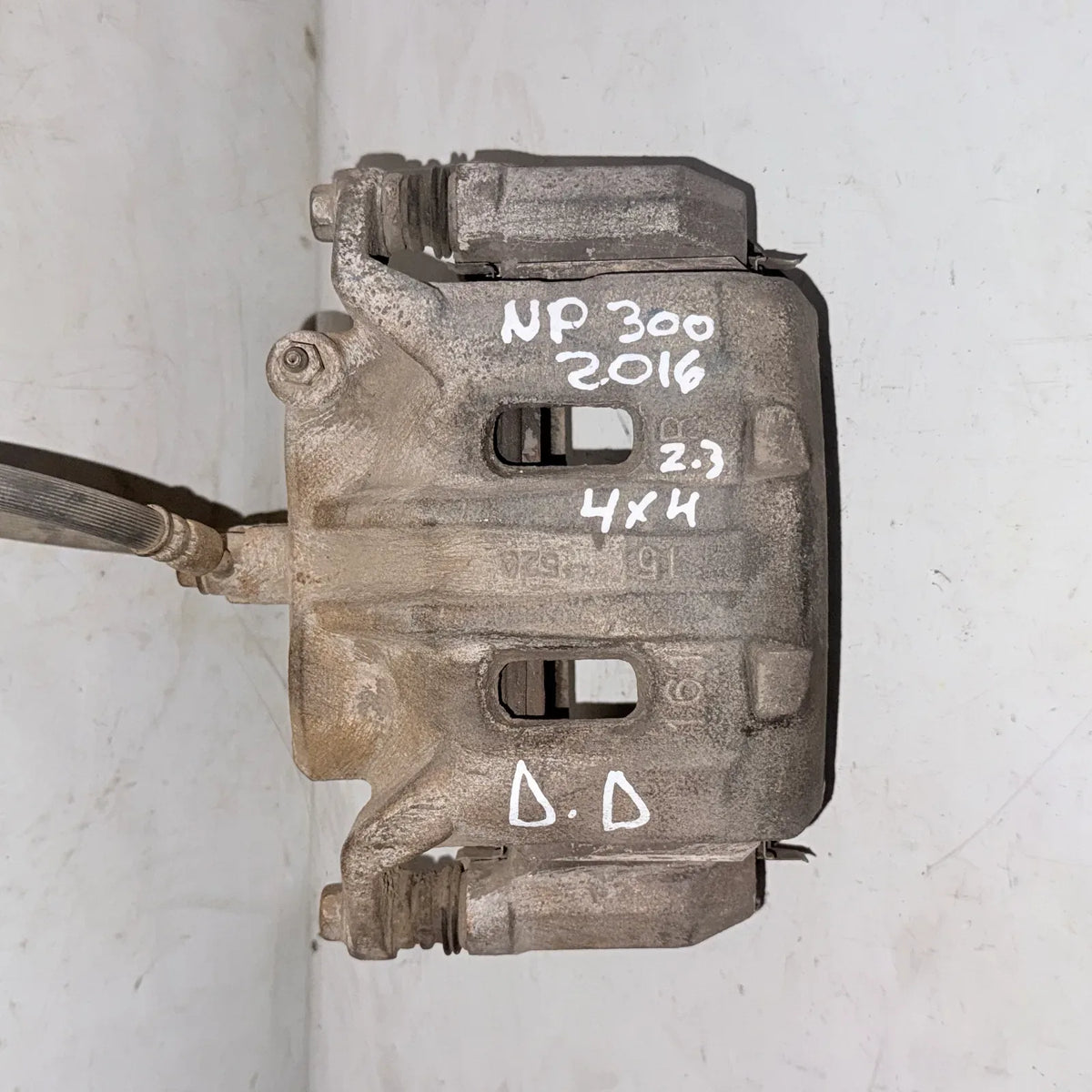CALIPER DEL-DER Nissan NP300 2016 - 2.3 4x4 Diesel Mecánico
