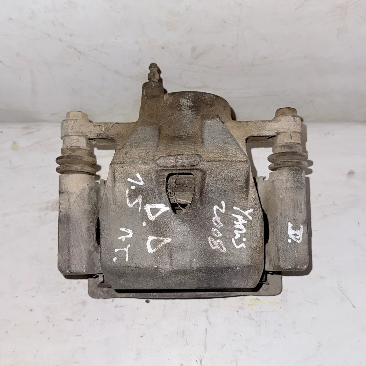 CALIPER DEL-DER Toyota Yaris 2008 - 1.5 4x2 Bencina Mecánico