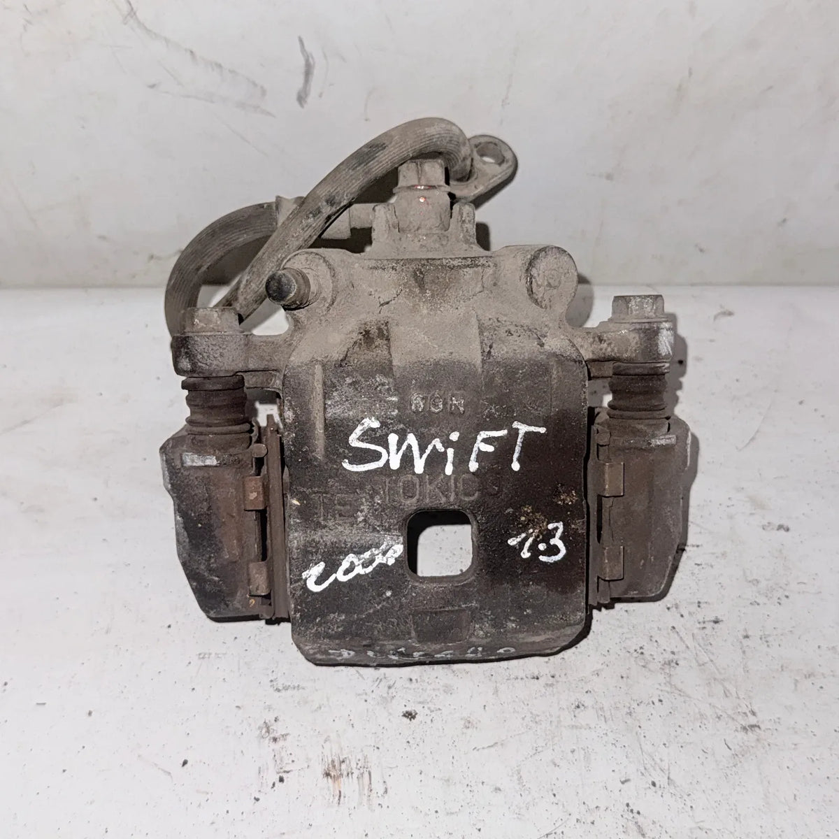 CALIPER DEL-DER Suzuki Swift 2006 - 1.3 4x2 Bencina Mecánico