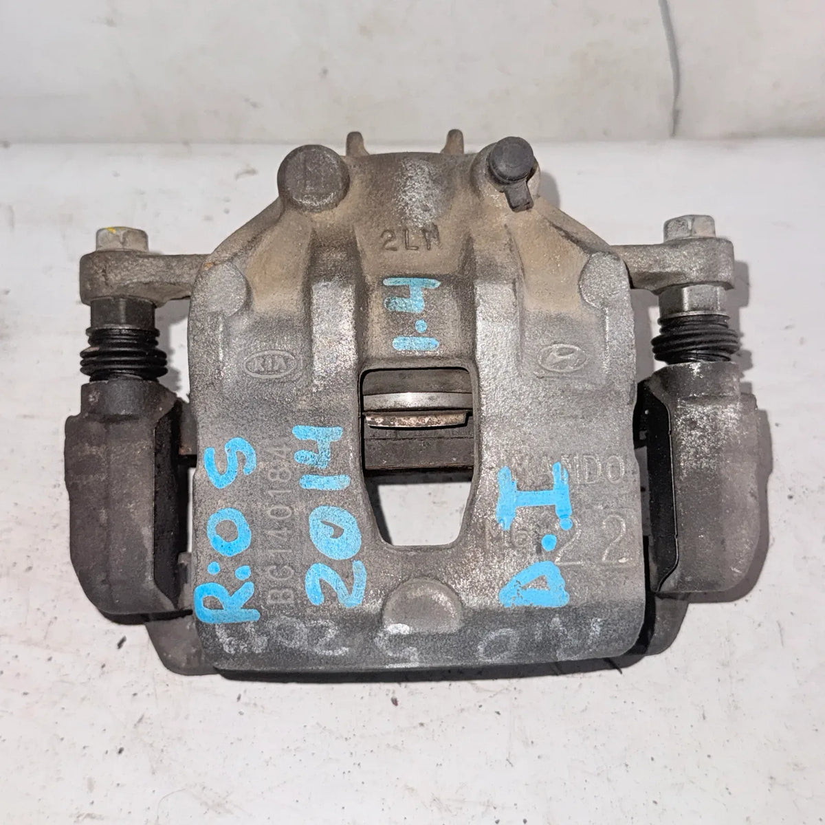 CALIPER DEL-IZQ Kia RIO 5 2014 - 1.4 4x2 Bencina Mecánico