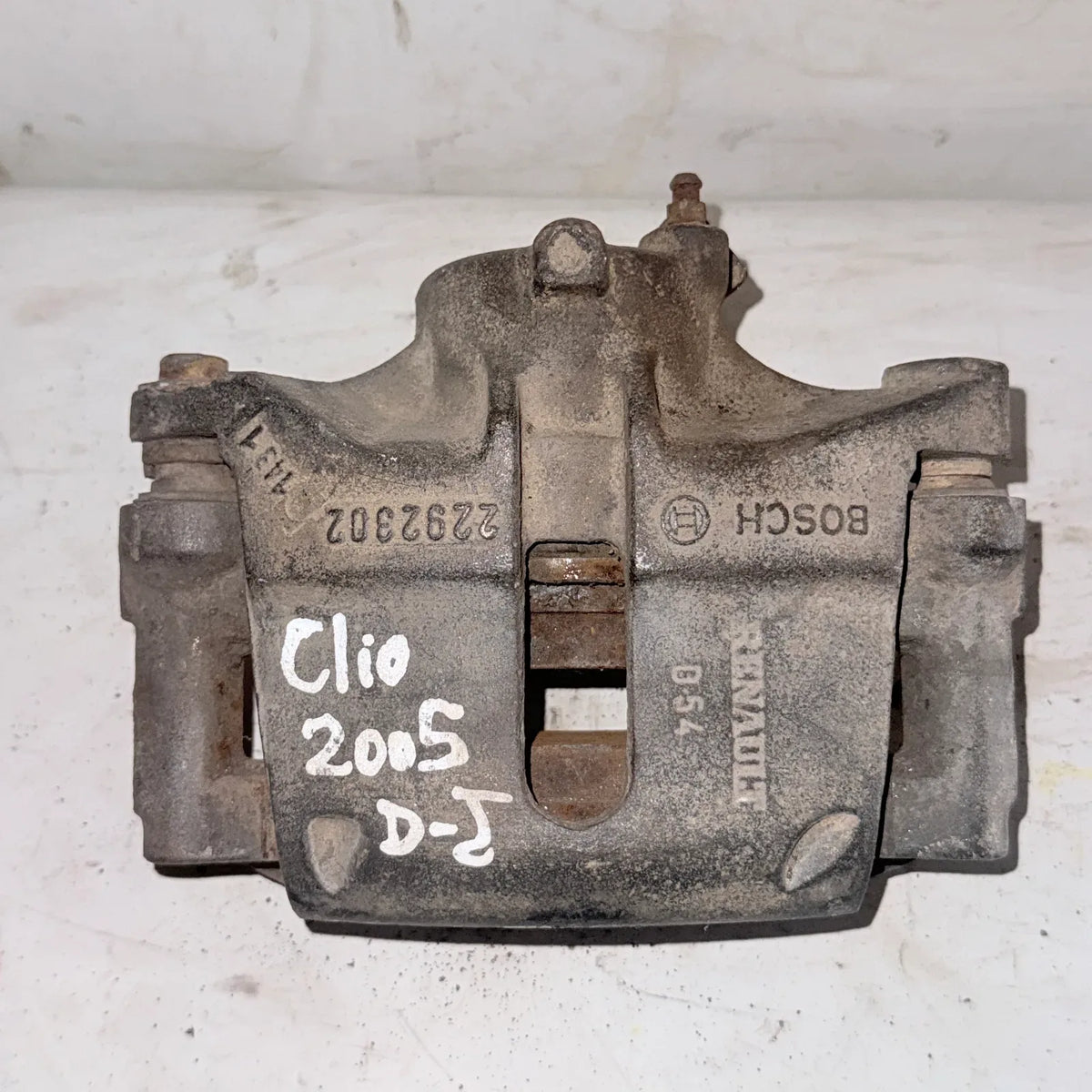 CALIPER DEL-IZQ Renault Clio 2005 - 1.6 4x2 Bencina Mecánico