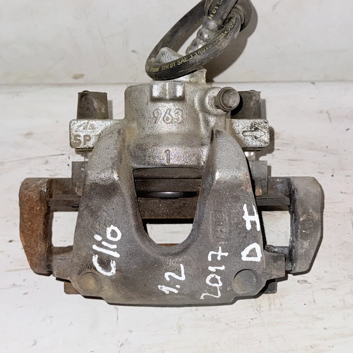 CALIPER DEL-IZQ Renault Clio 2017 - 1.2 4x2 Bencina Mecánico