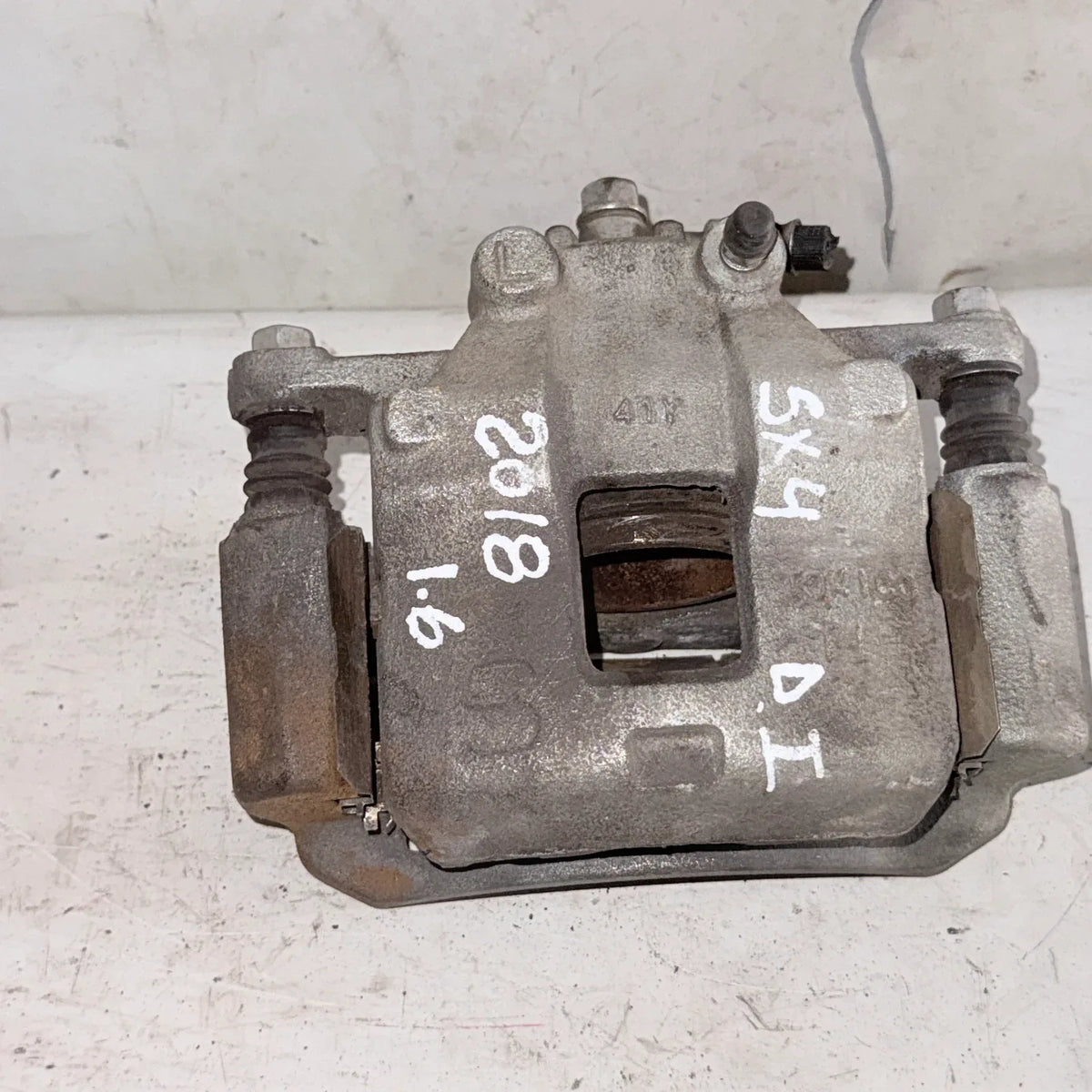 CALIPER DEL-IZQ Suzuki Sx4 2018 - 1.6 4x2 Bencina Mecánico