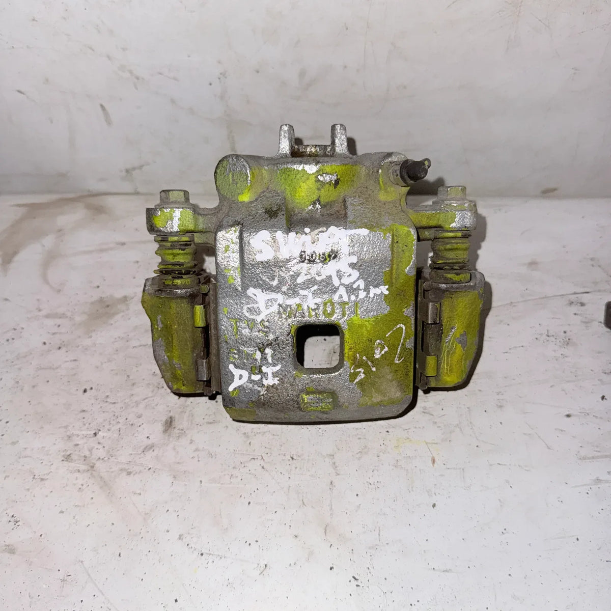 CALIPER DEL-IZQ Suzuki Swift 2015 - 1.2 4x2 Bencina Mecánico