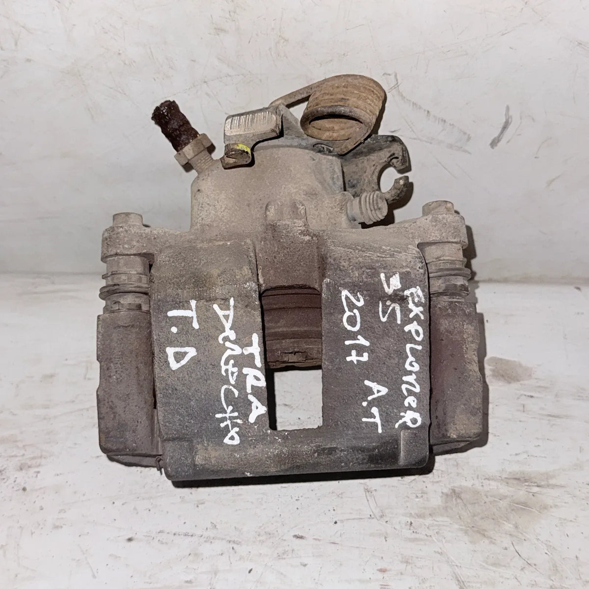 CALIPER TRA-DER Ford Explorer 2017 - 3.5 4x2 Bencina Automático