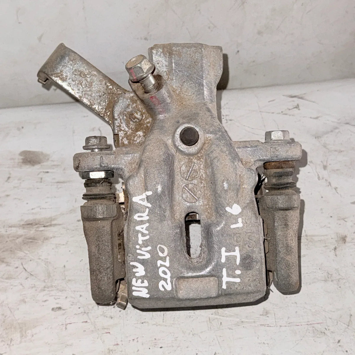 CALIPER TRA-IZQ Suzuki Vitara 2020 - 1.6 4x2 Bencina Mecánico