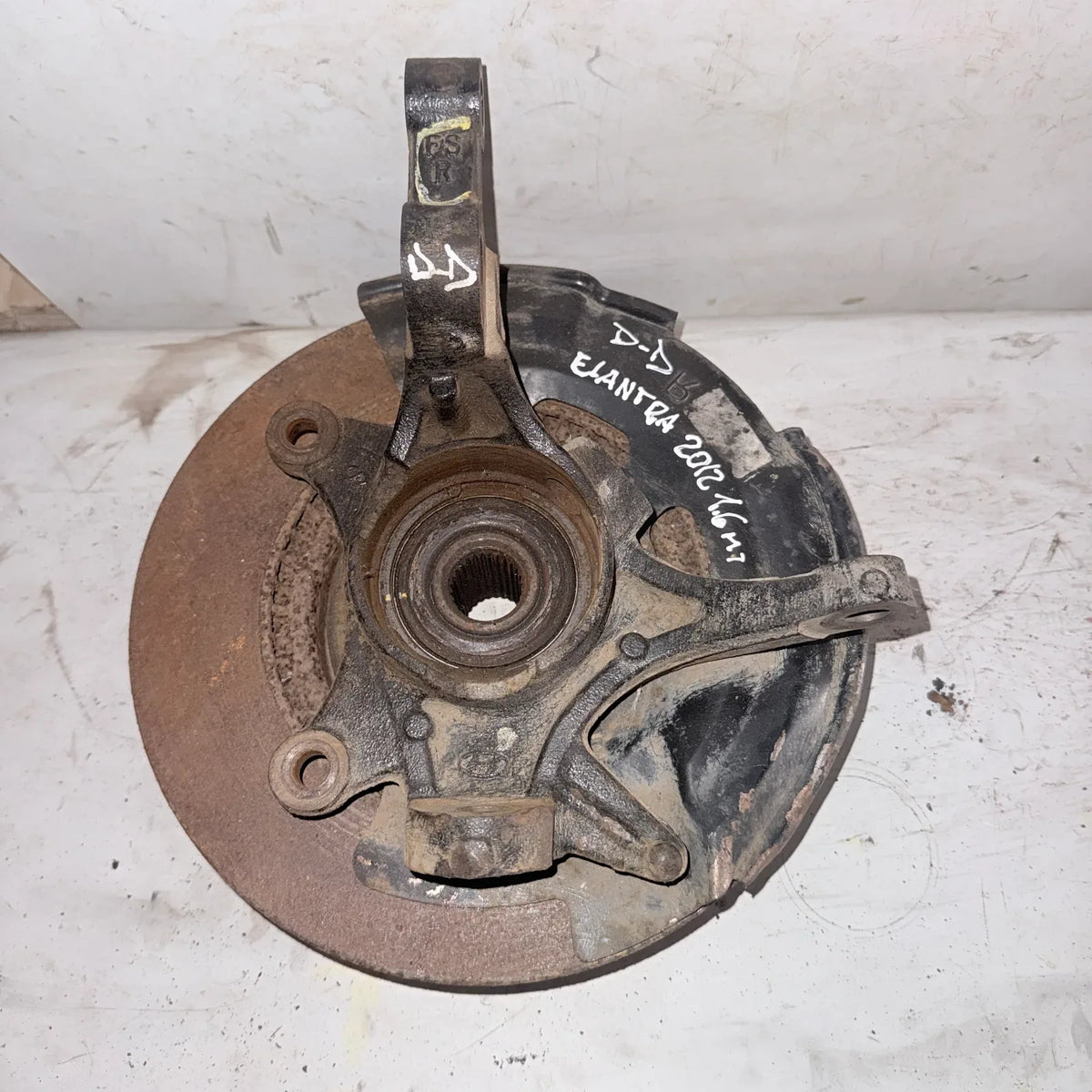 MUÑON DEL-DER Hyundai Elantra 2012 - 1.6 4x2 Bencina Mecánico