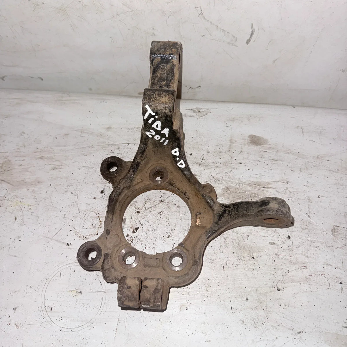 MUÑON DEL-DER Nissan Tiida 2011 - 1.6 4x2 Bencina Mecánico