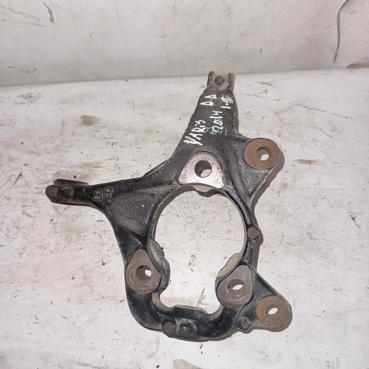 MUÑON DEL-DER Toyota Yaris 2014 - 1.5 4x2 Bencina Mecánico