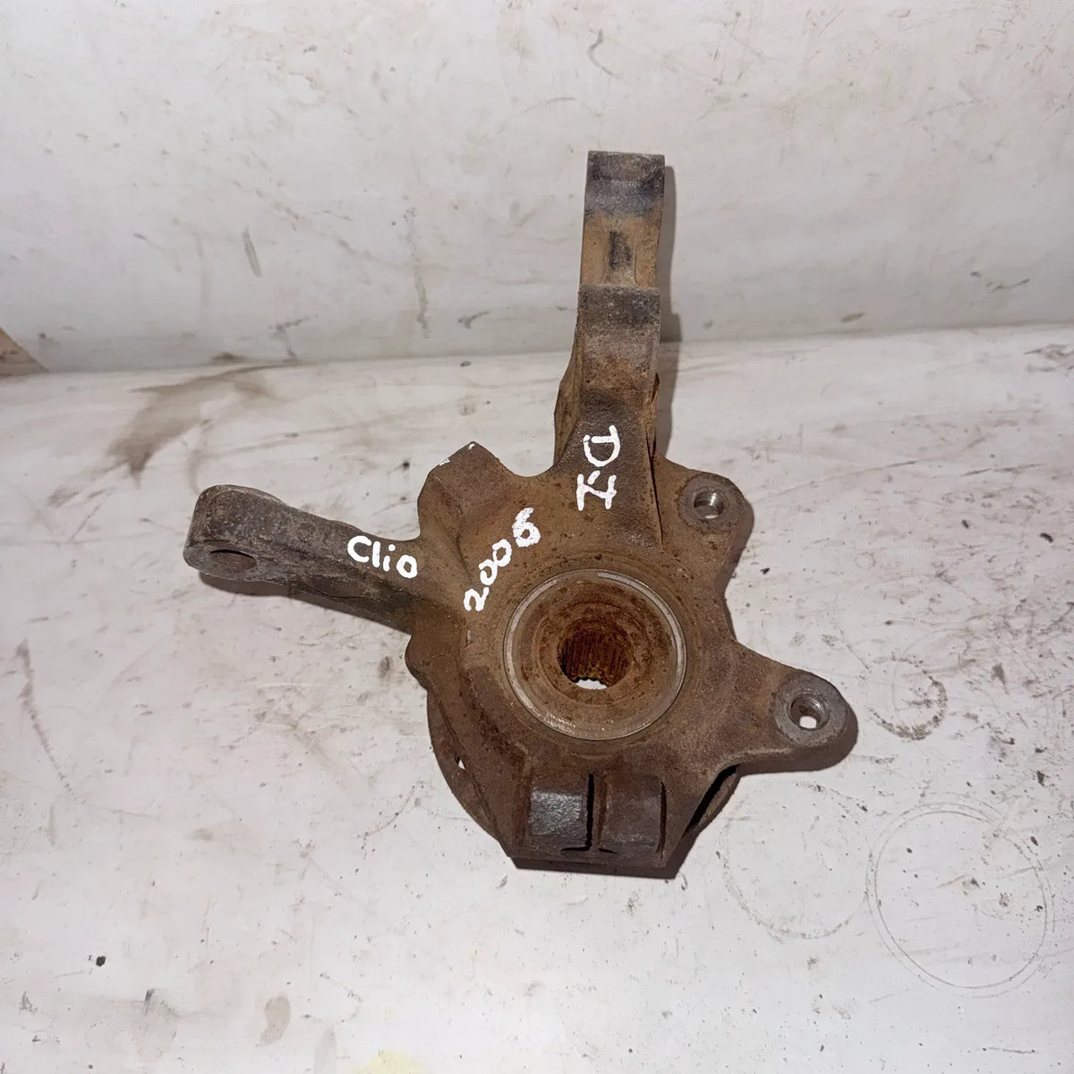 MUÑON DEL-IZQ Renault Clio 2006 - 1.6 4x2 Bencina Mecánico
