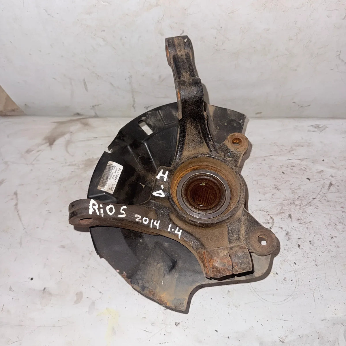 MUÑON DEL-IZQ Kia RIO 5 2014 - 1.4 4x2 Bencina Mecánico