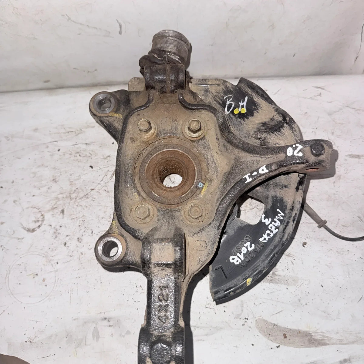 MUÑON DEL-IZQ Mazda 3 2018 - 2.0 4x2 Bencina Mecánico