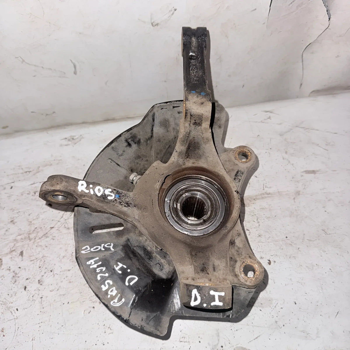 MUÑON DEL-IZQ Kia RIO 5 2019 - 1.6 4x2 Bencina Mecánico