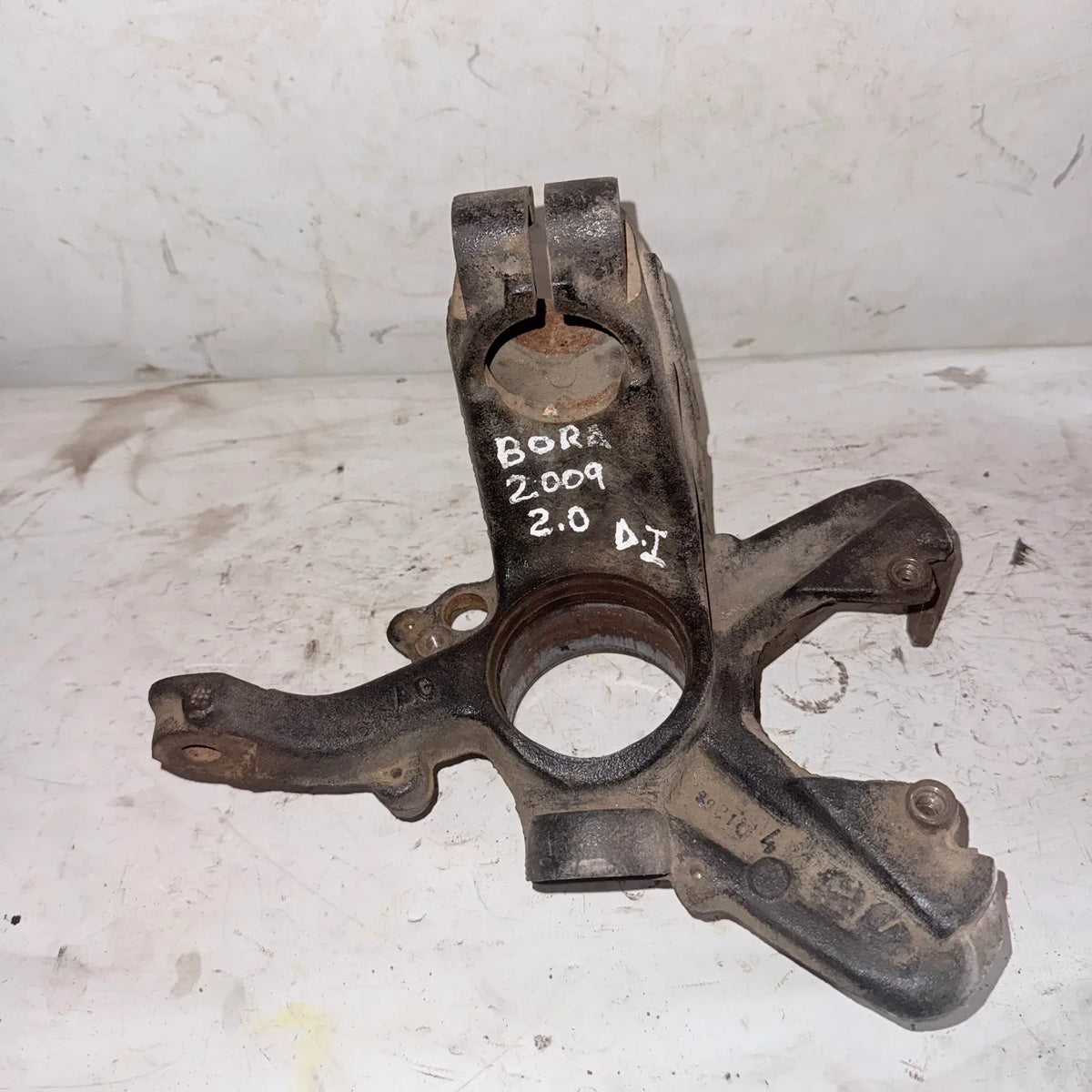MUÑON DEL-IZQ Volkswagen Bora 2009 - 2.0 4x2 Bencina Mecánico