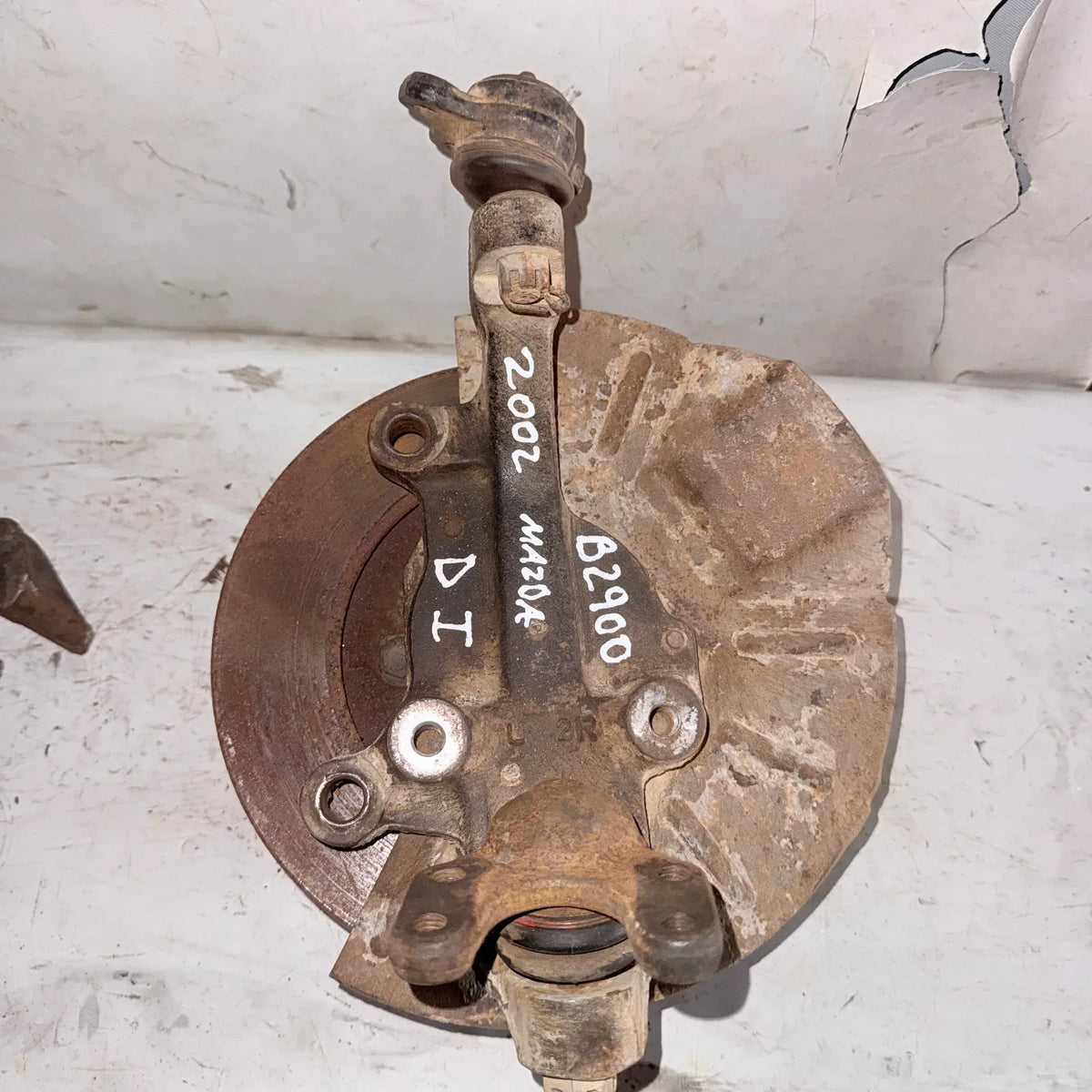 MUÑON DEL-IZQ Mazda B2900 2002 - 2.9 4x2 Diesel Mecánico