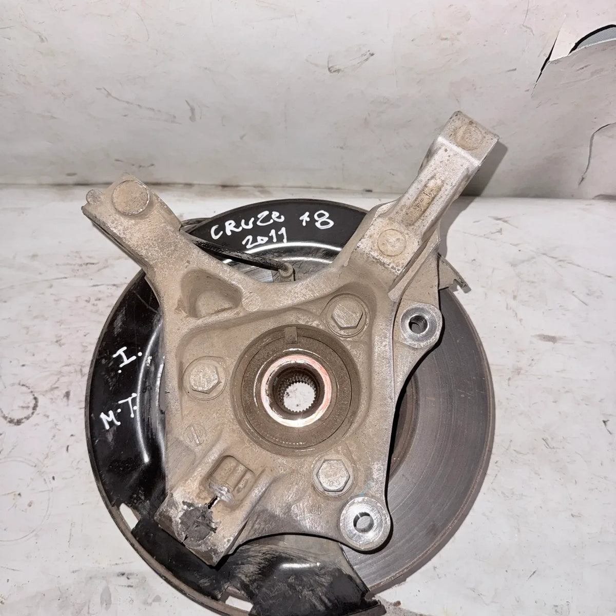 MUÑON DEL-IZQ Chevrolet Cruze 2011 - 1.8 4x2 Bencina Mecánico